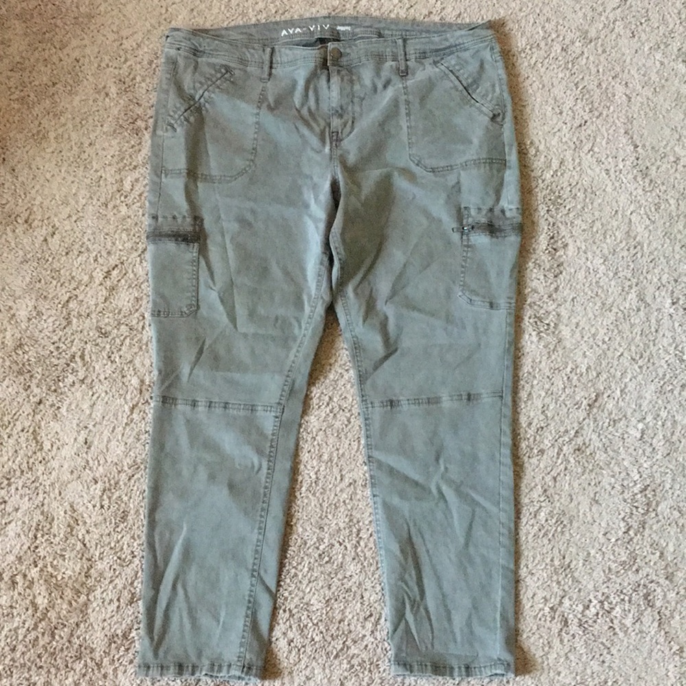 Ava & Viv Strechy cargos pants